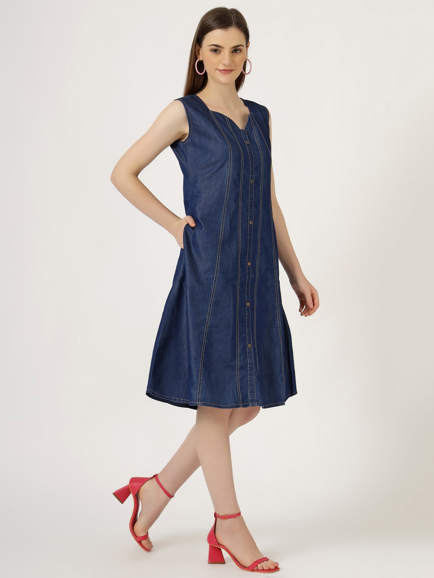 Women's Sleeveless Sweetheart Neck Denim Dress (6087)