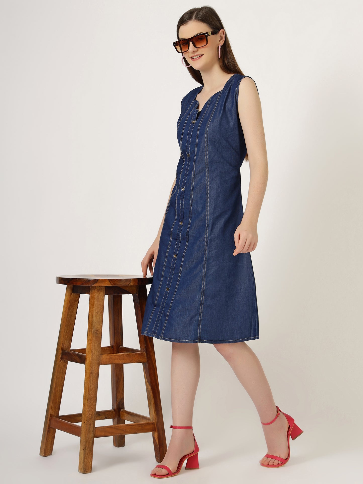 Women's Sleeveless Sweetheart Neck Denim Dress (6087)